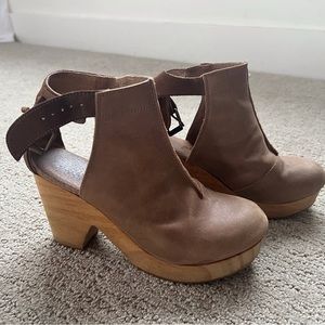 Free People Amber Orchard Clogs Taupe